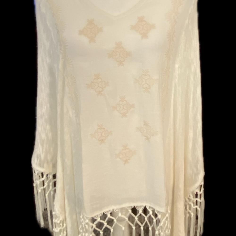 NWT Knox Rose Embroidered Lace Poncho Top